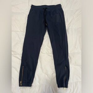 Women’s Zyia active joggers.